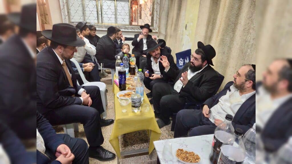 איצקוביץ': המרדף אחר התפילין והדיונים בחצר המועצת