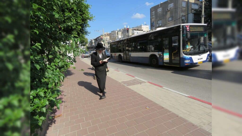 המשב"ק: הנגיד שנהג במנהגי אדמו"רות וכינוס המועצת