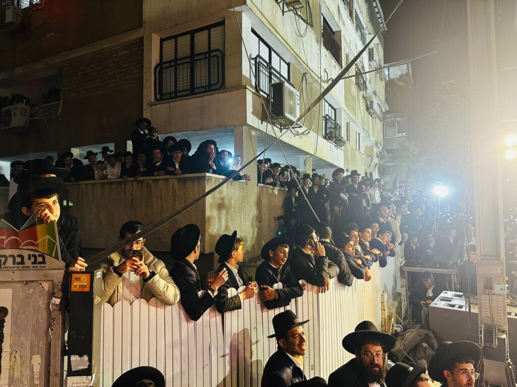 אלפים במפגן תמיכה ב"אסיר עולם התורה" יאיר סעדה