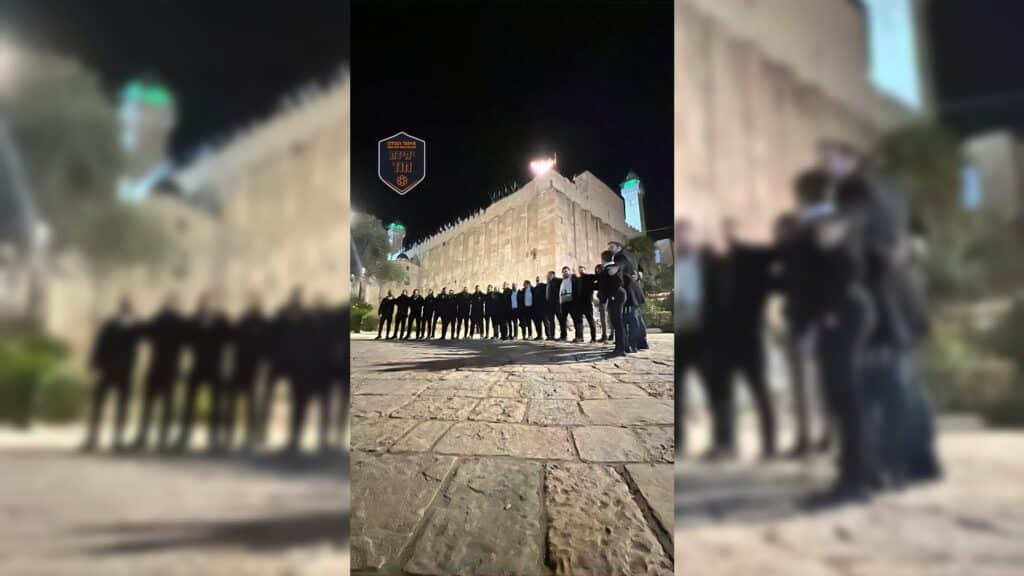 איצקוביץ': המרדף אחר התפילין והדיונים בחצר המועצת