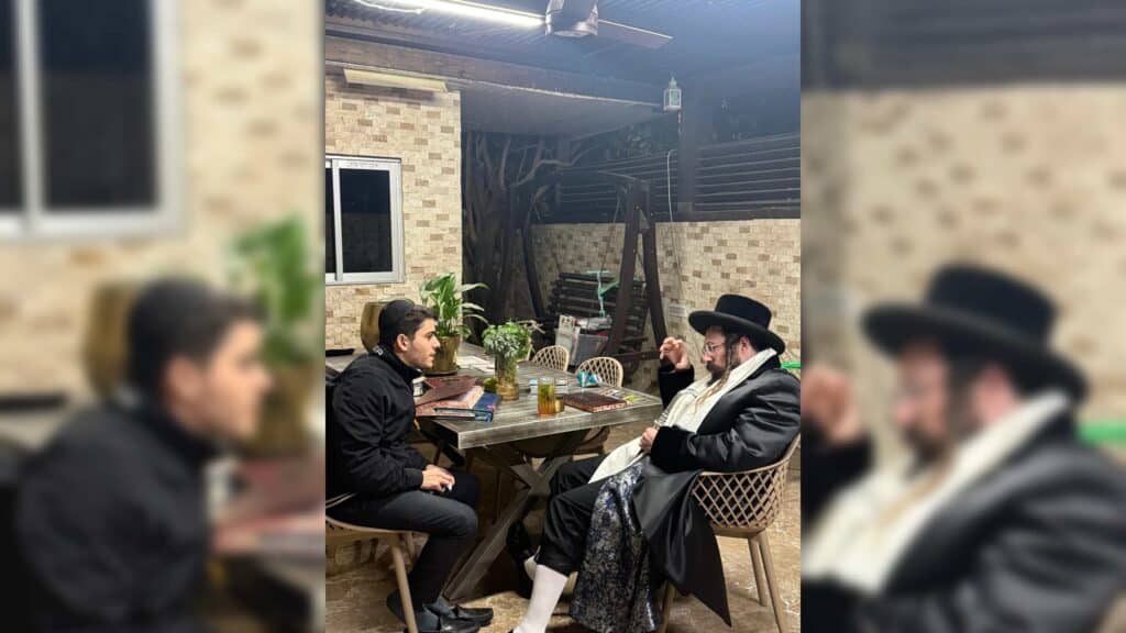 איצקוביץ': המרדף אחר התפילין והדיונים בחצר המועצת