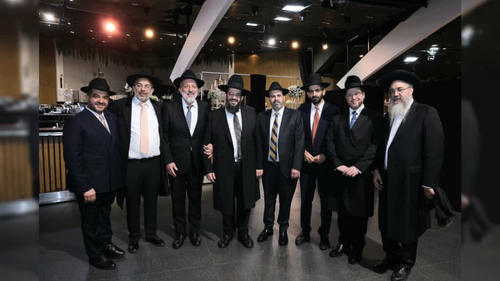 איצקוביץ': המרדף אחר התפילין והדיונים בחצר המועצת