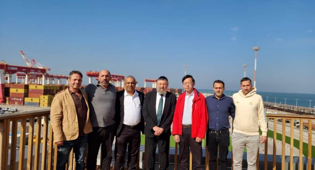 איצקוביץ': המרדף אחר התפילין והדיונים בחצר המועצת