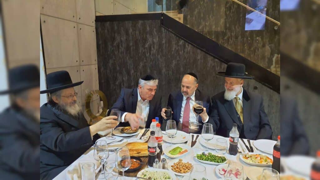 איצקוביץ': הדמעות של היח"צן והביקור החשאי של הינוקא