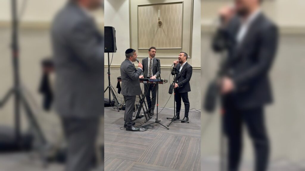 איצקוביץ': הדמעות של היח"צן והביקור החשאי של הינוקא