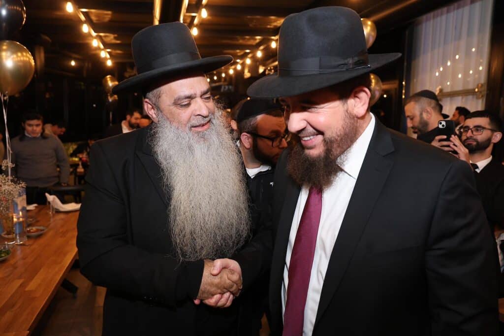 איצקוביץ': הדמעות של היח"צן והביקור החשאי של הינוקא