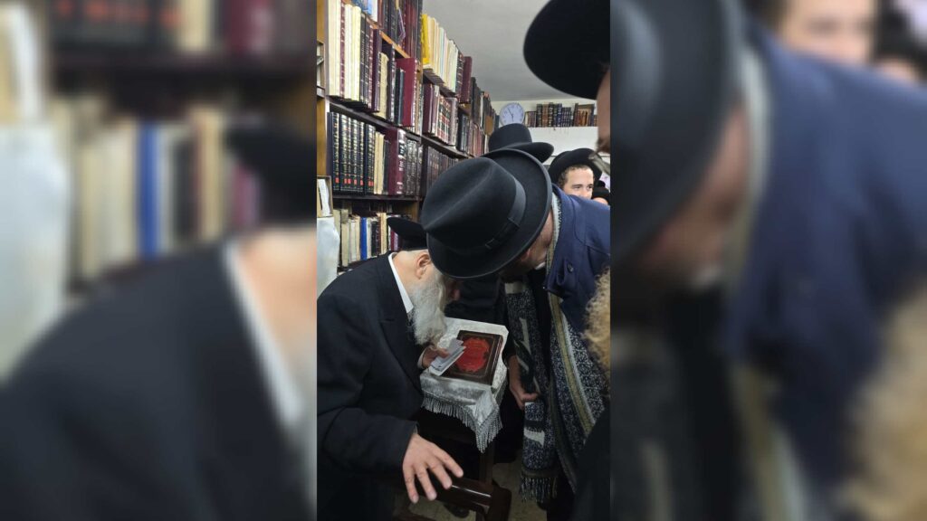 איצקוביץ': תפילת הזמר, השר המזמר ושמחת נישואי הנגידים