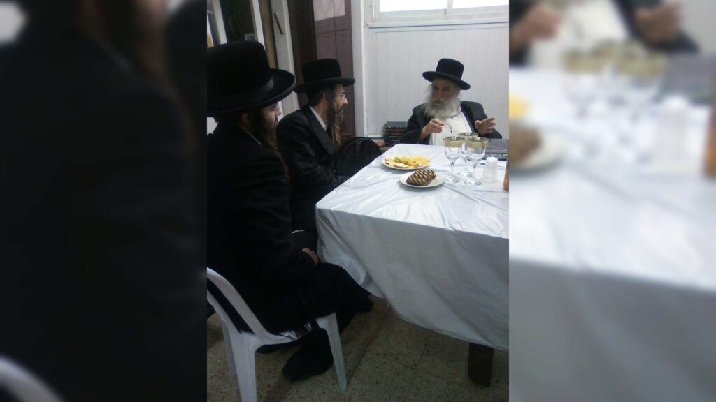 המשב"ק: המקטרת של האדמו"ר ועמוד ההוראה שפרץ בבכי