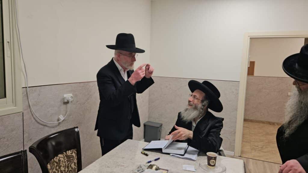 המשב"ק: המקטרת של האדמו"ר ועמוד ההוראה שפרץ בבכי