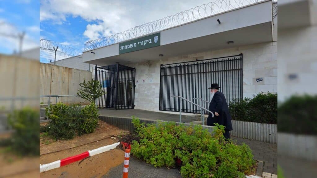 איצקוביץ': תפילת הזמר, השר המזמר ושמחת נישואי הנגידים