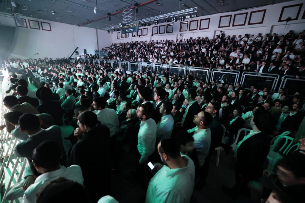 בבני ברק התכנסו במוצאי שבת שירה לערב שירה ופיוט