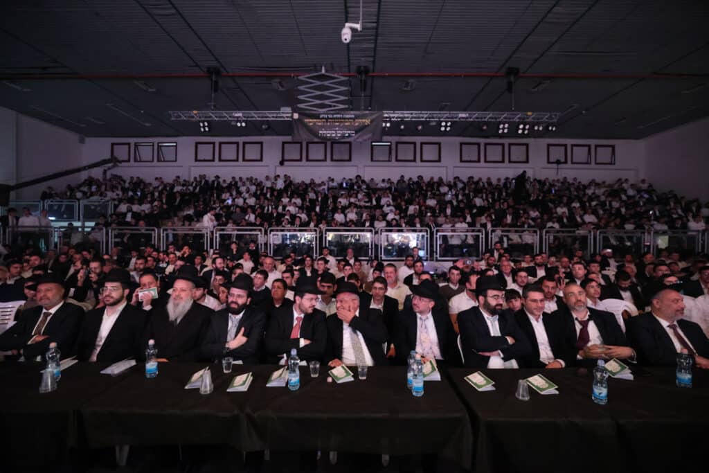 בבני ברק התכנסו במוצאי שבת שירה לערב שירה ופיוט