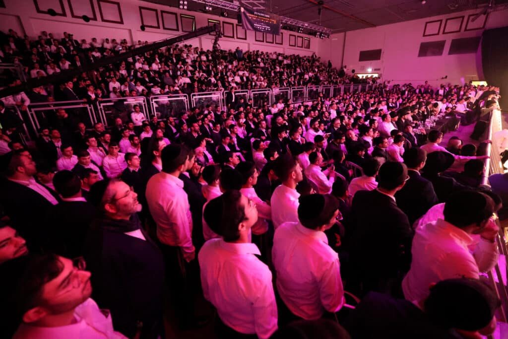 בבני ברק התכנסו במוצאי שבת שירה לערב שירה ופיוט