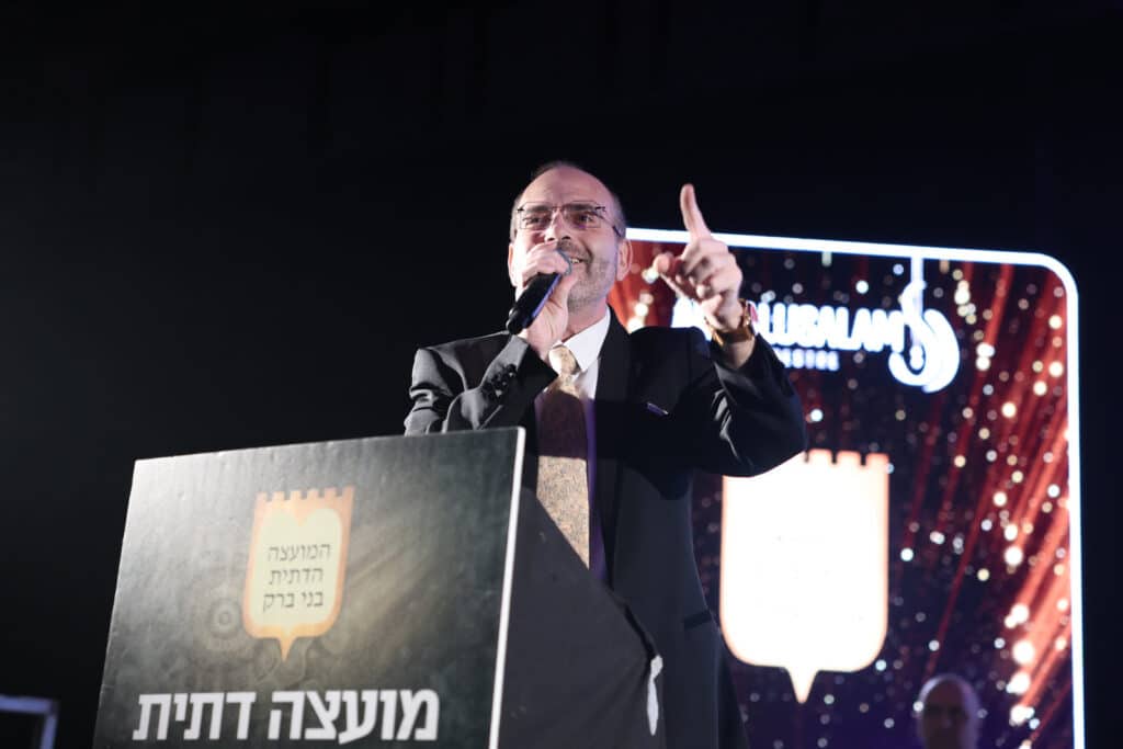 בבני ברק התכנסו במוצאי שבת שירה לערב שירה ופיוט