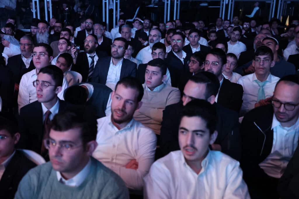 בבני ברק התכנסו במוצאי שבת שירה לערב שירה ופיוט