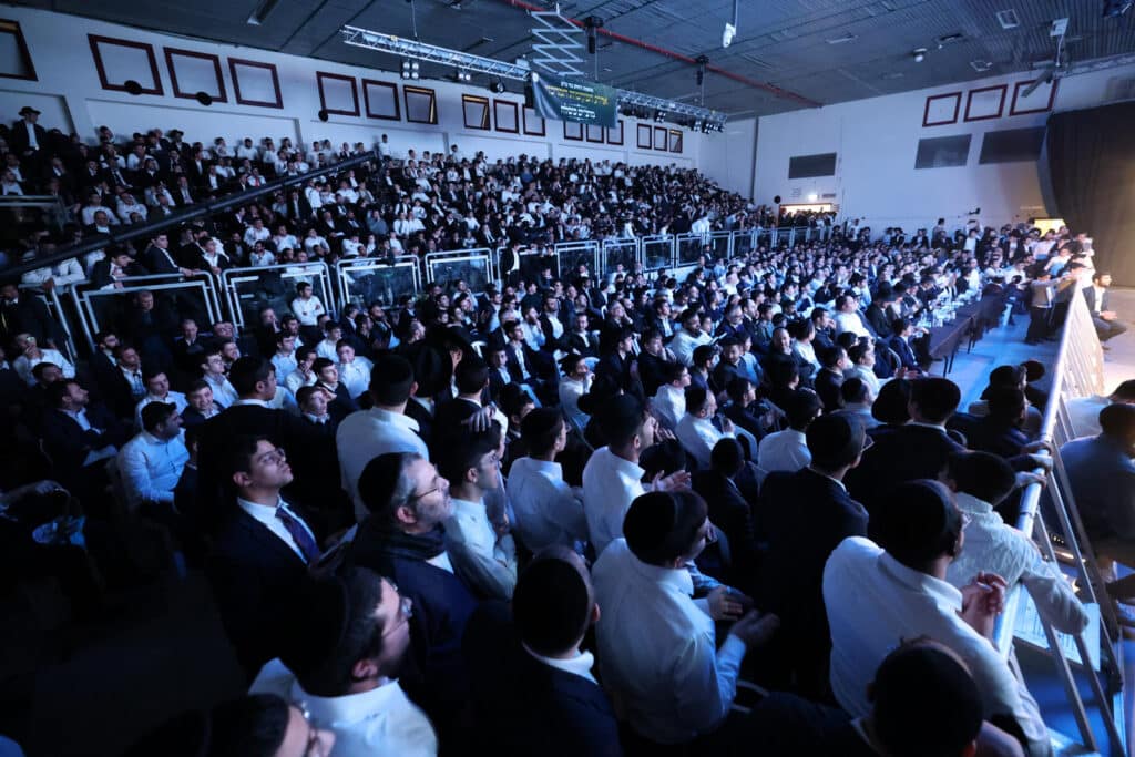 בבני ברק התכנסו במוצאי שבת שירה לערב שירה ופיוט