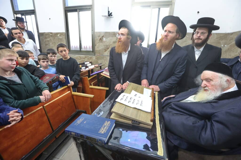 ילדי הת"ת ערכו סיום ביום ההולדת של הגר"מ שטרנבוך