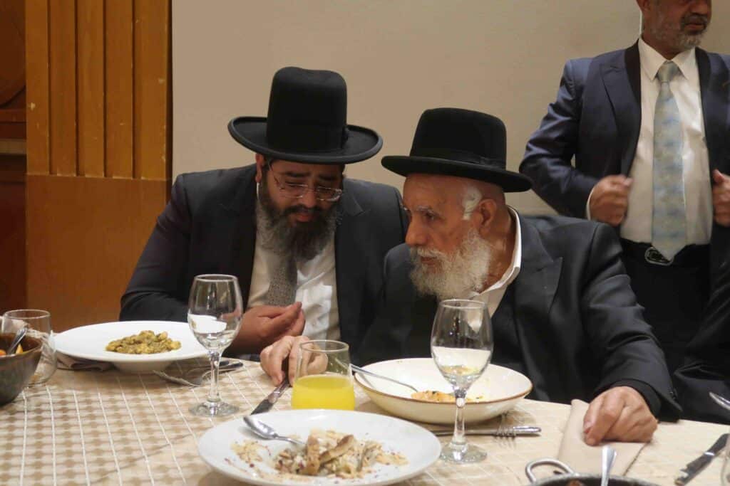 צפו בגלריה: חבר המועצת השיא את נכדתו עם בן איש החינוך