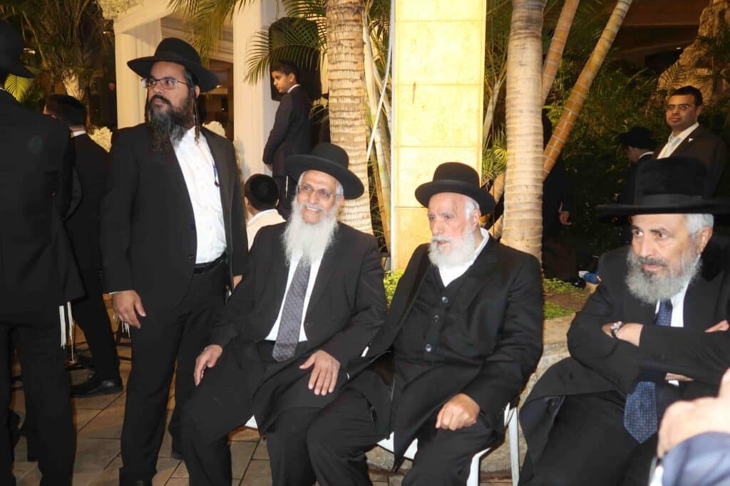 צפו בגלריה: חבר המועצת השיא את נכדתו עם בן איש החינוך