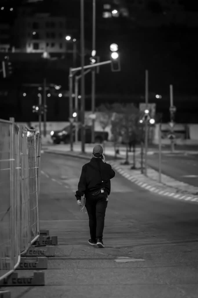 אלפי תלמידי ישיבת מיר במעמד "מלכי רבנן" בארנה