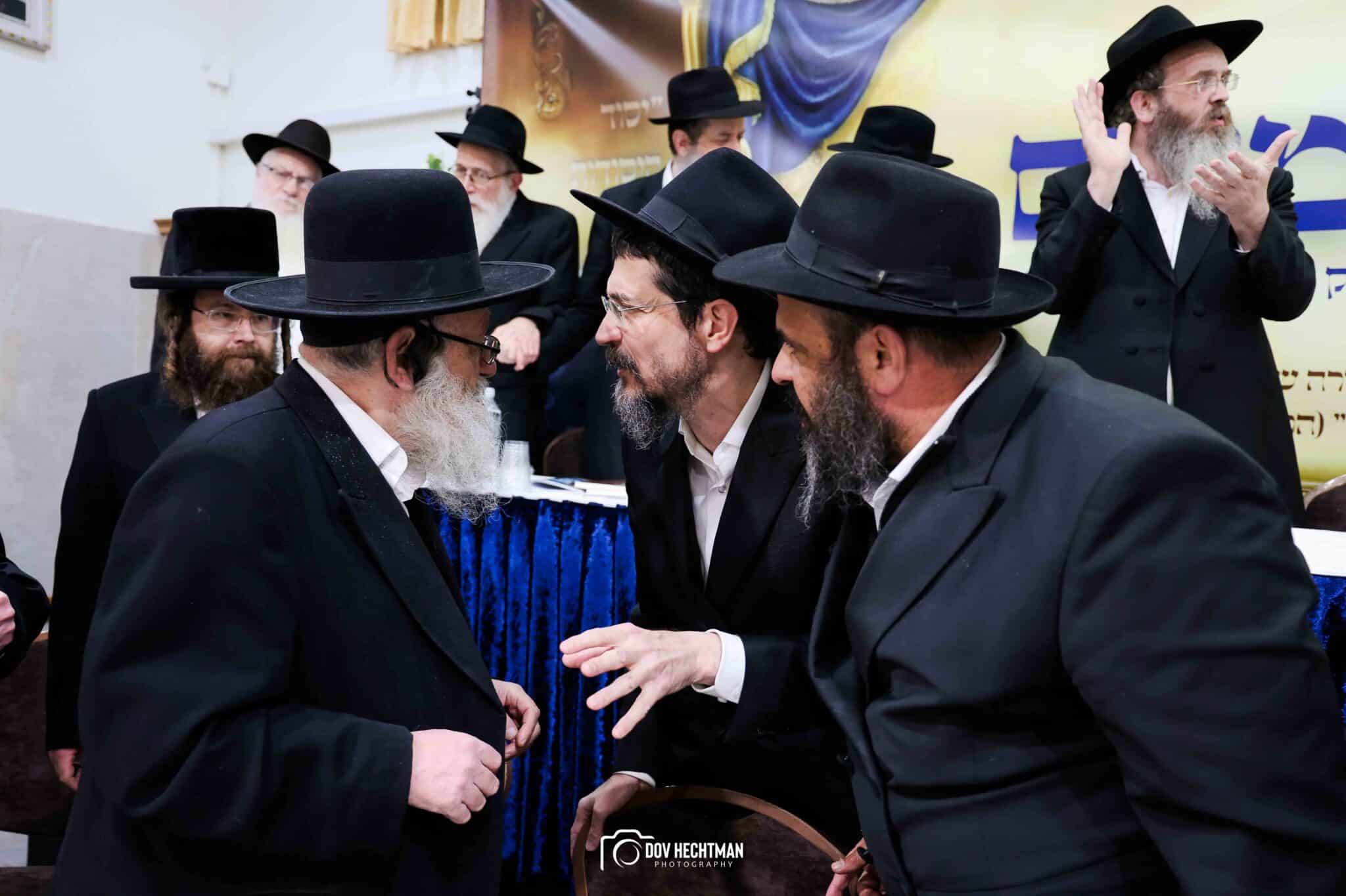 גדולי וצדיקי הדור חיזקו ועודדו את לומדי הרמב"ם בישיבת חב"ד גדולי וצדיקי הדור חיזקו ועודדו את לומדי הרמב"ם בישיבת חב"ד