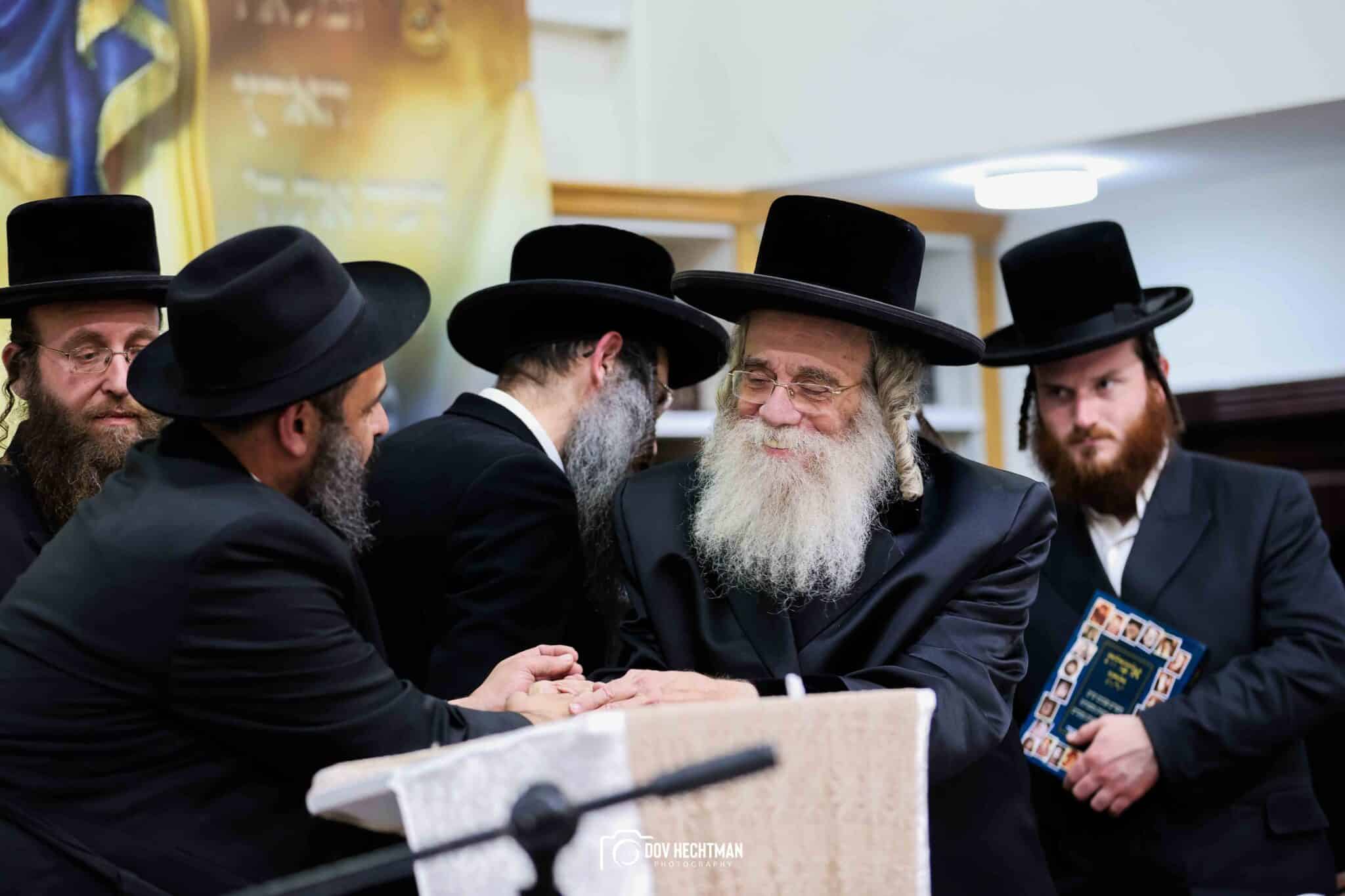 גדולי וצדיקי הדור חיזקו ועודדו את לומדי הרמב"ם בישיבת חב"ד גדולי וצדיקי הדור חיזקו ועודדו את לומדי הרמב"ם בישיבת חב"ד