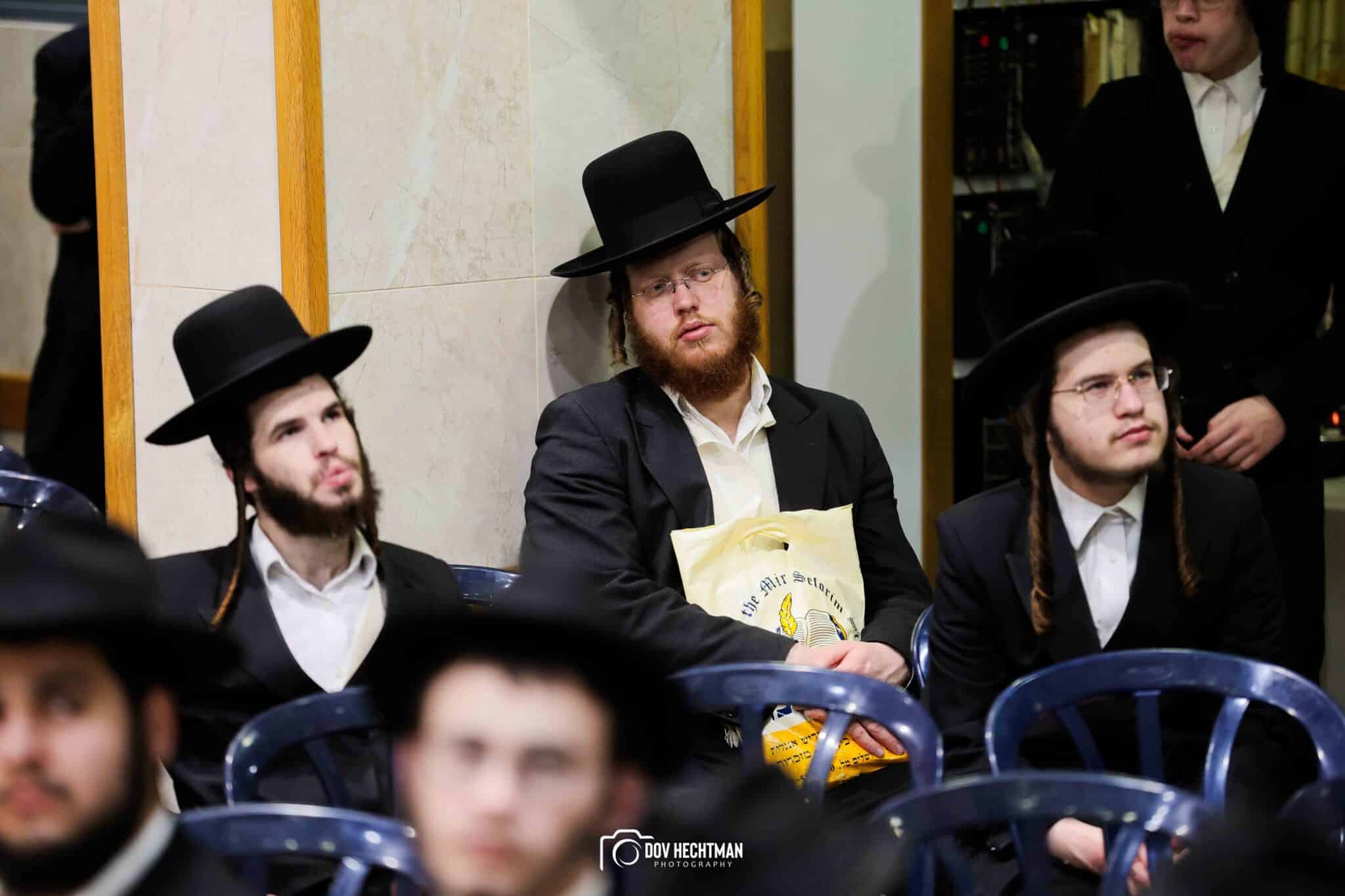 גדולי וצדיקי הדור חיזקו ועודדו את לומדי הרמב"ם בישיבת חב"ד גדולי וצדיקי הדור חיזקו ועודדו את לומדי הרמב"ם בישיבת חב"ד