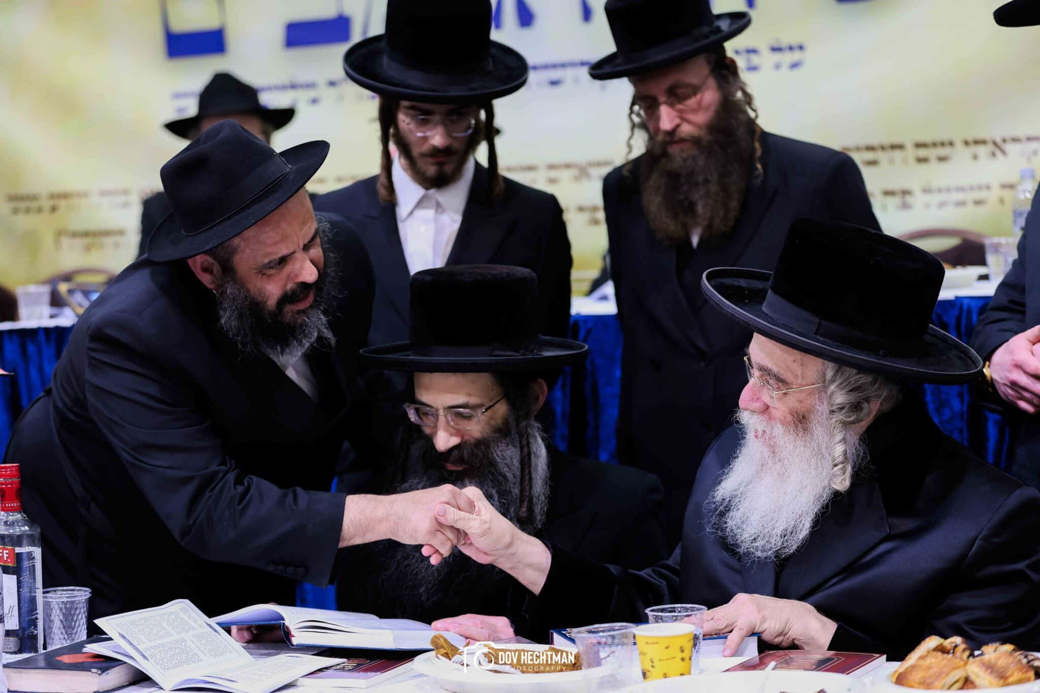 גדולי וצדיקי הדור חיזקו ועודדו את לומדי הרמב"ם בישיבת חב"ד גדולי וצדיקי הדור חיזקו ועודדו את לומדי הרמב"ם בישיבת חב"ד