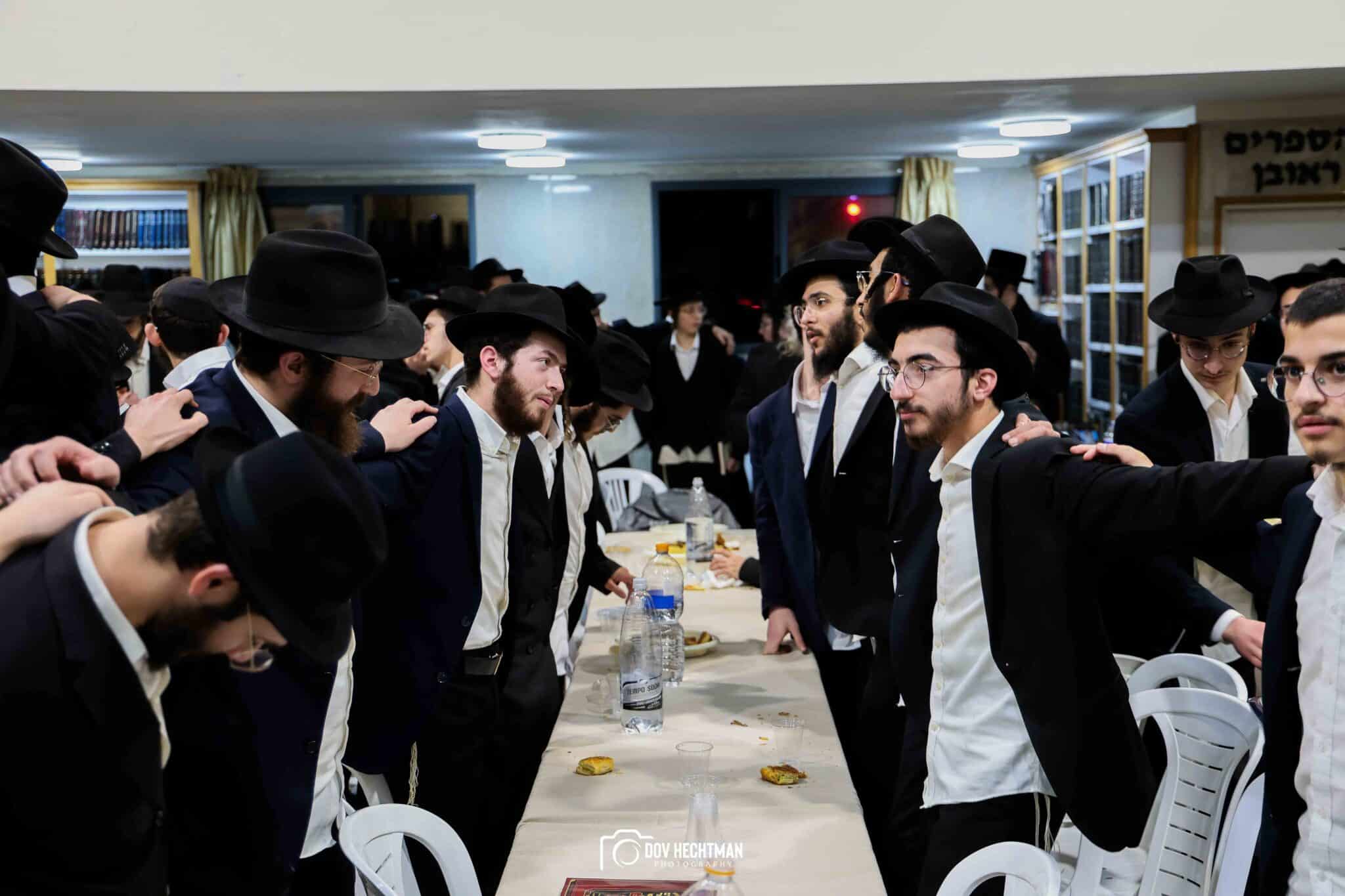 גדולי וצדיקי הדור חיזקו ועודדו את לומדי הרמב"ם בישיבת חב"ד גדולי וצדיקי הדור חיזקו ועודדו את לומדי הרמב"ם בישיבת חב"ד