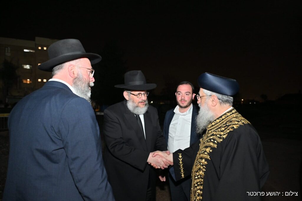 בהשתתפות גדולי התורה והחסידות: אלפים חגגו סיום הרמב"ם