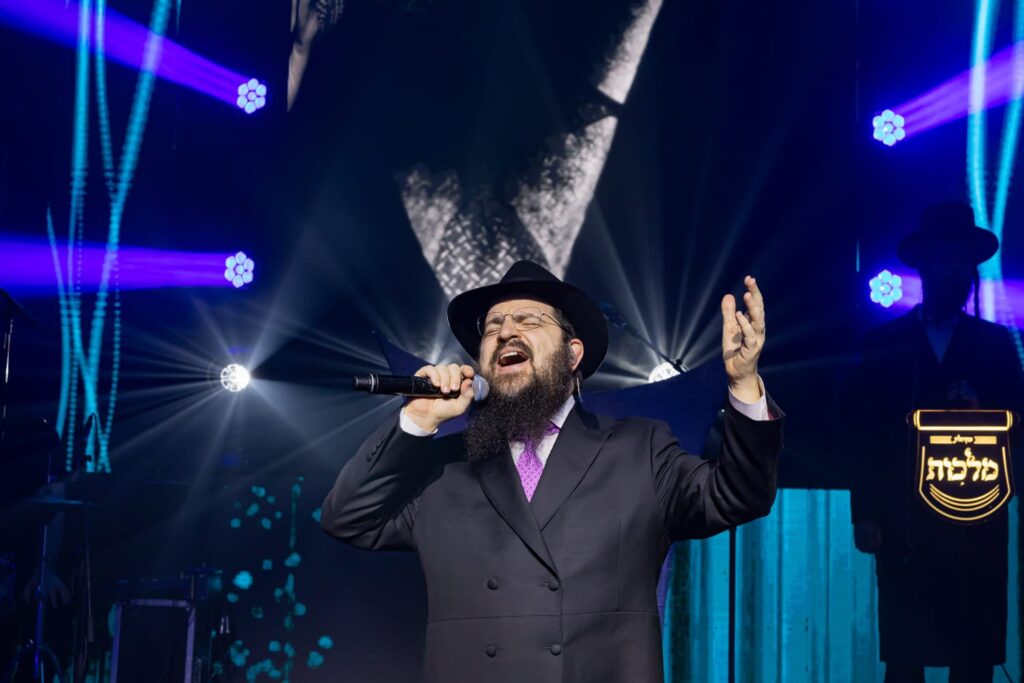 בהשתתפות גדולי התורה והחסידות: אלפים חגגו סיום הרמב"ם