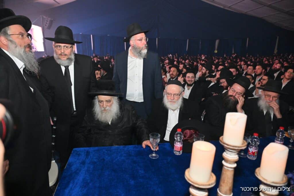 בהשתתפות גדולי התורה והחסידות: אלפים חגגו סיום הרמב"ם