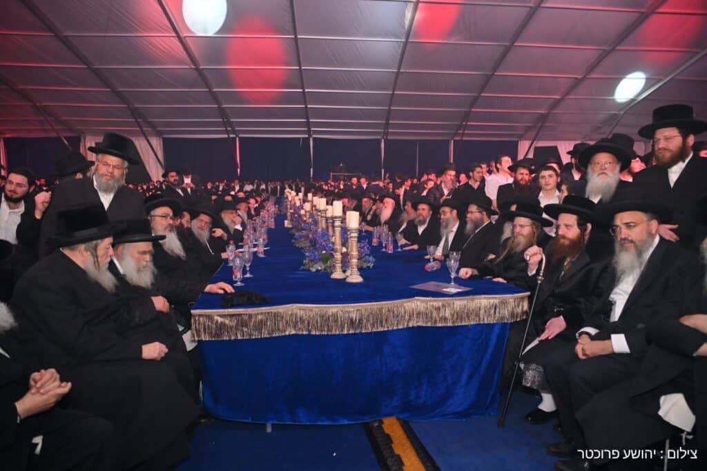 בהשתתפות גדולי התורה והחסידות: אלפים חגגו סיום הרמב"ם