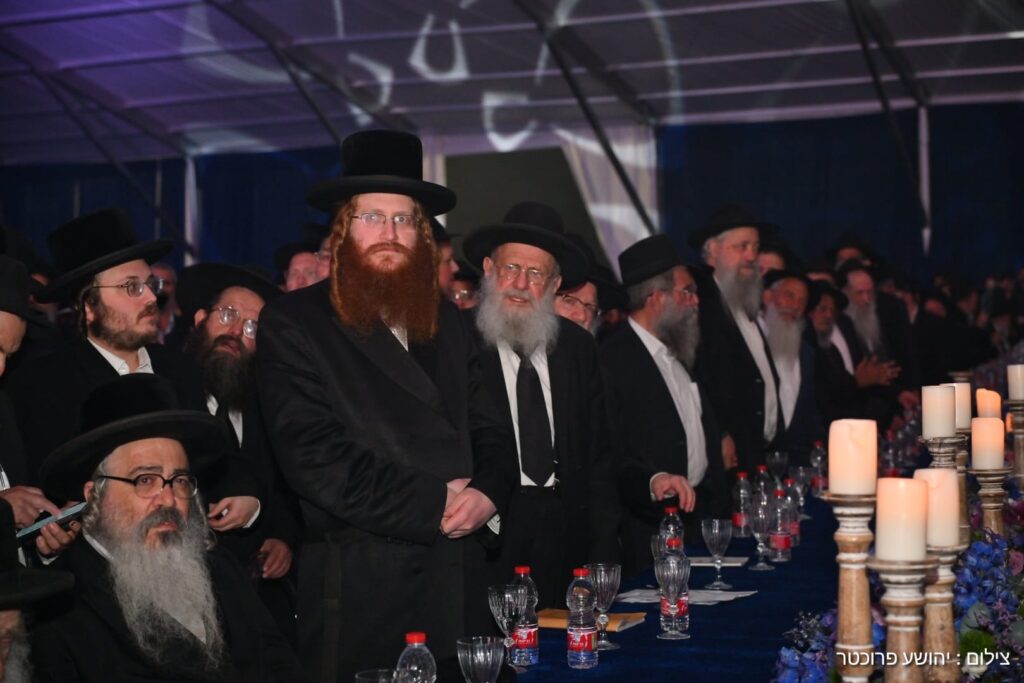 בהשתתפות גדולי התורה והחסידות: אלפים חגגו סיום הרמב"ם