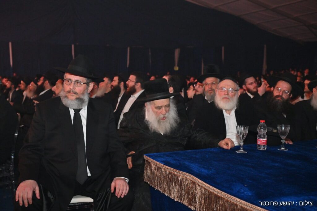 בהשתתפות גדולי התורה והחסידות: אלפים חגגו סיום הרמב"ם