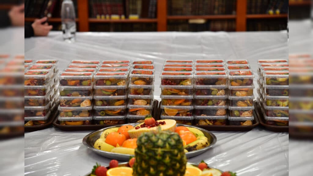 ט"ו בשבט בחצר הקודש קרעטשניף קרית-גת