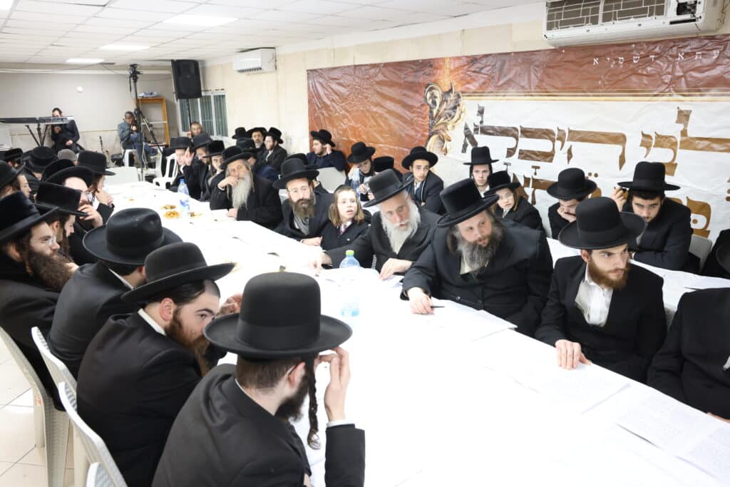 גלריה: מעמד סיום הזוהר במירון ביום הילולת משה רבינו