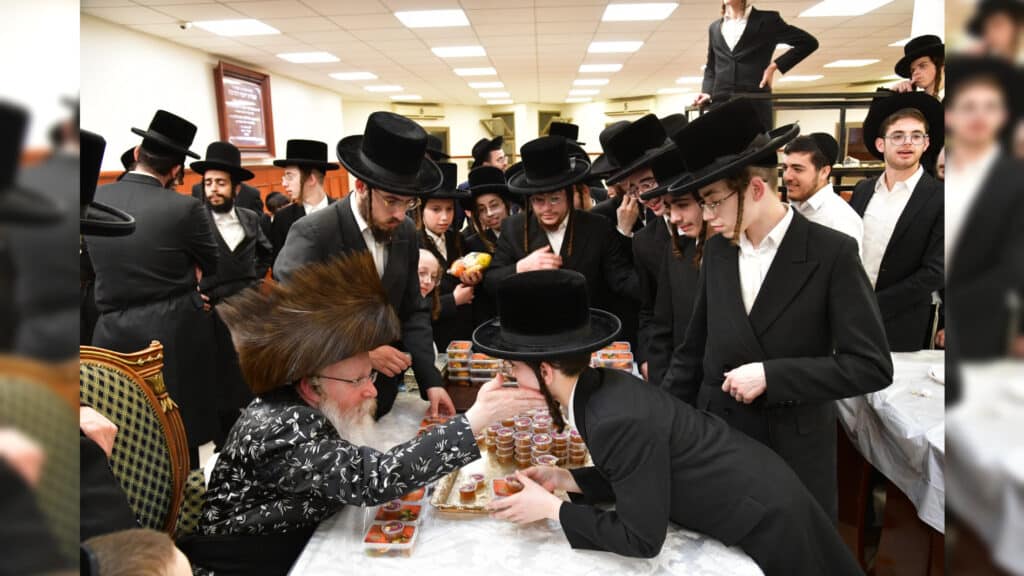 ט"ו בשבט בחצר הקודש קרעטשניף קרית-גת