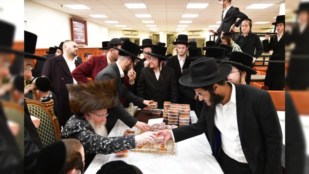 ט"ו בשבט בחצר הקודש קרעטשניף קרית-גת