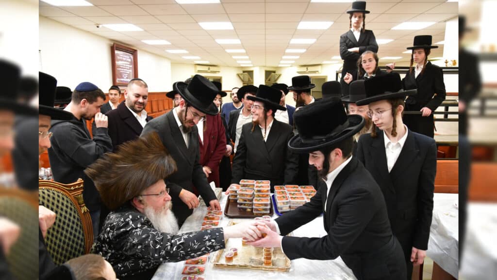 ט"ו בשבט בחצר הקודש קרעטשניף קרית-גת