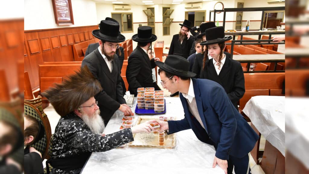 ט"ו בשבט בחצר הקודש קרעטשניף קרית-גת