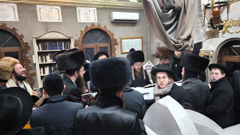 שבת התאחדות לנערי אוקראינה כשבשיאה שלוש בריתות מרגשות