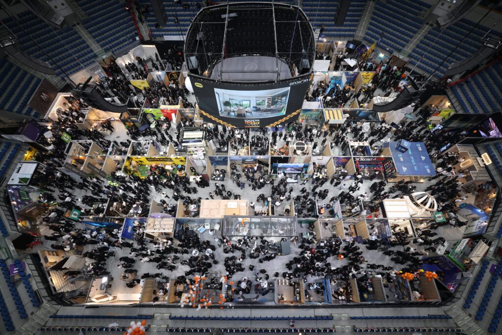 למעלה מ-13 אלף איש השתתפו באקספו הבניה החרדי של ארגון 'מלאכתם'