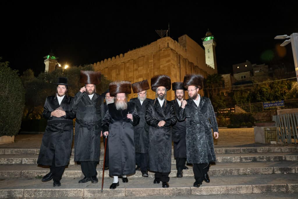 מעמד התפילה ושמחת השבע ברכות של חסידות זוועהיל