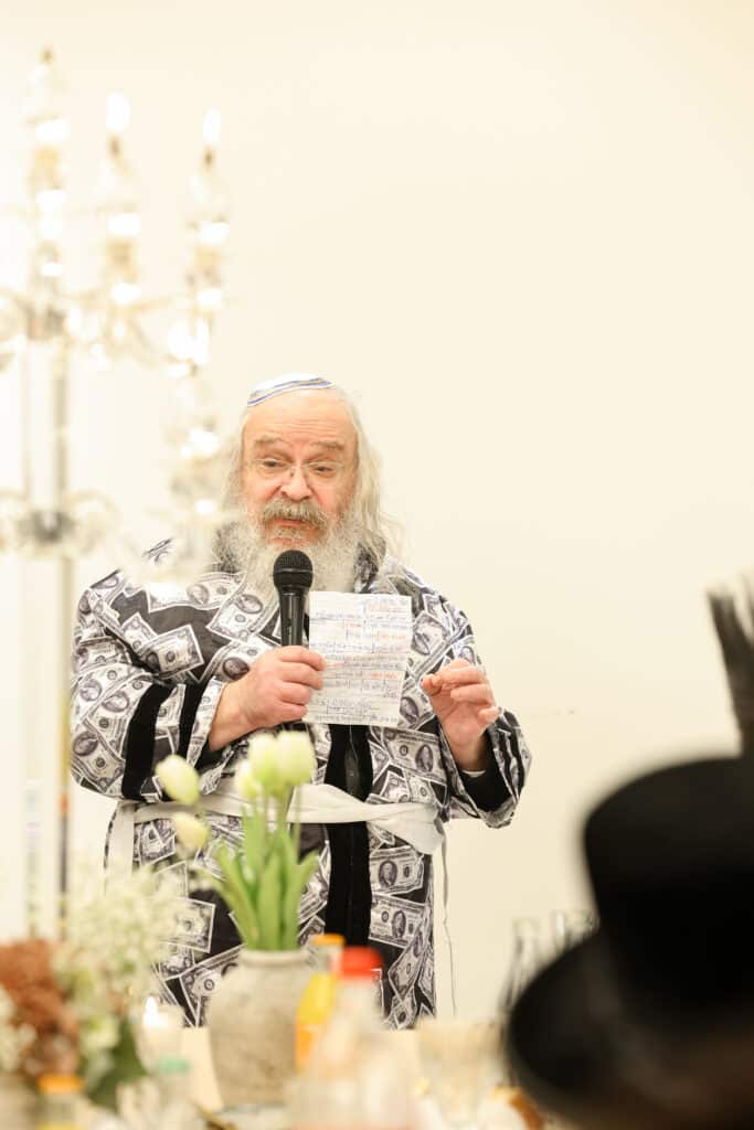 מעמד התפילה ושמחת השבע ברכות של חסידות זוועהיל