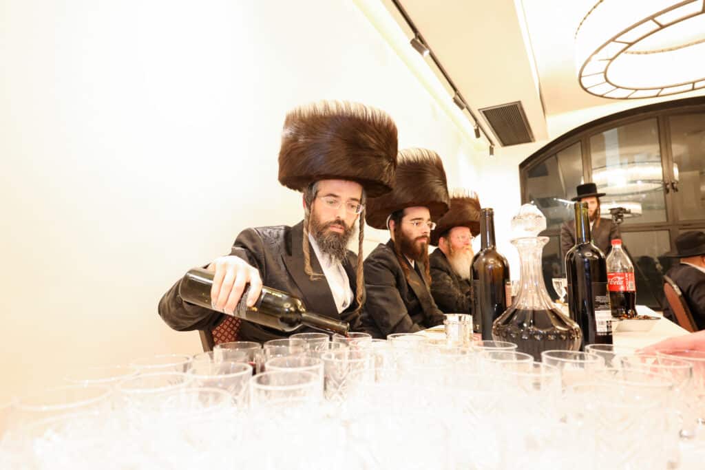 מעמד התפילה ושמחת השבע ברכות של חסידות זוועהיל