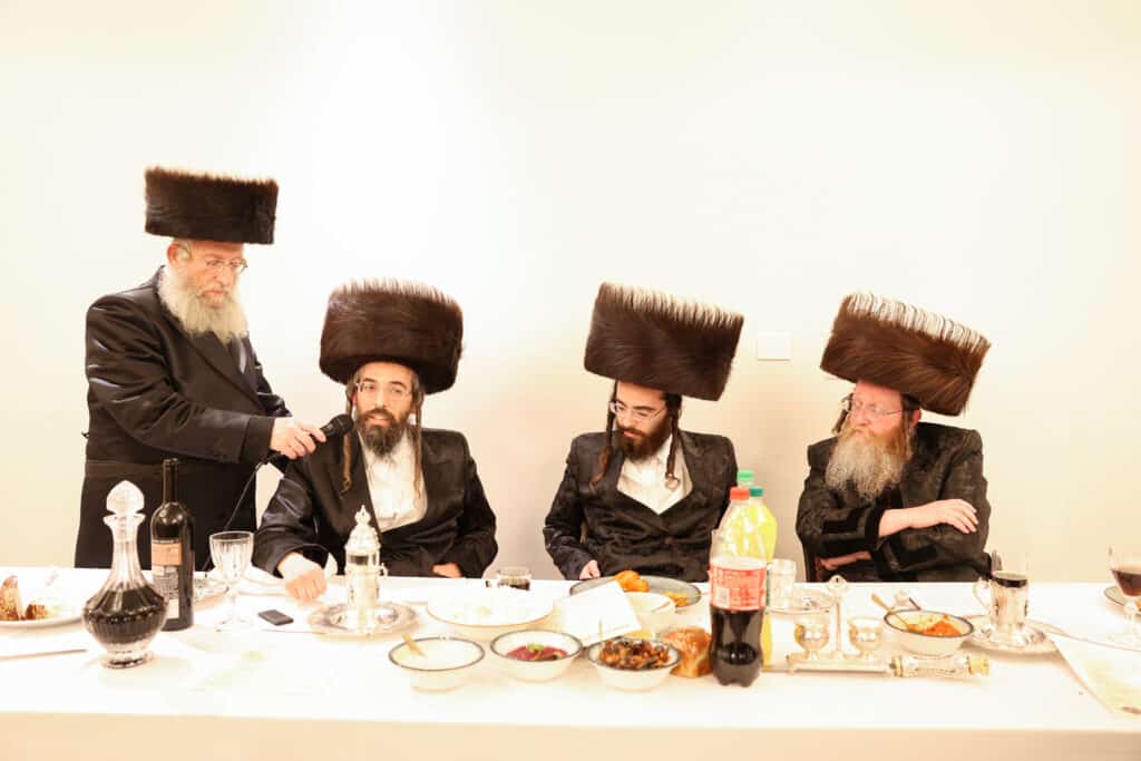 מעמד התפילה ושמחת השבע ברכות של חסידות זוועהיל