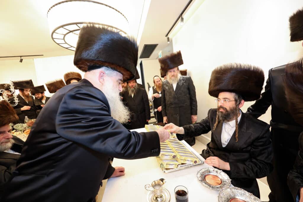 מעמד התפילה ושמחת השבע ברכות של חסידות זוועהיל