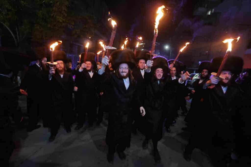 מעמד הכנסת ס"ת לבית הכנסת אהבת שלום ויז'ניץ בב"ש