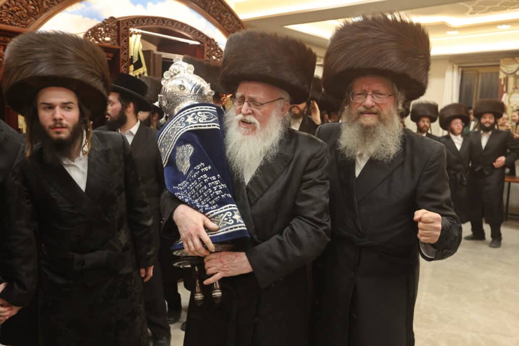 מעמד הכנסת ס"ת לבית הכנסת אהבת שלום ויז'ניץ בב"ש